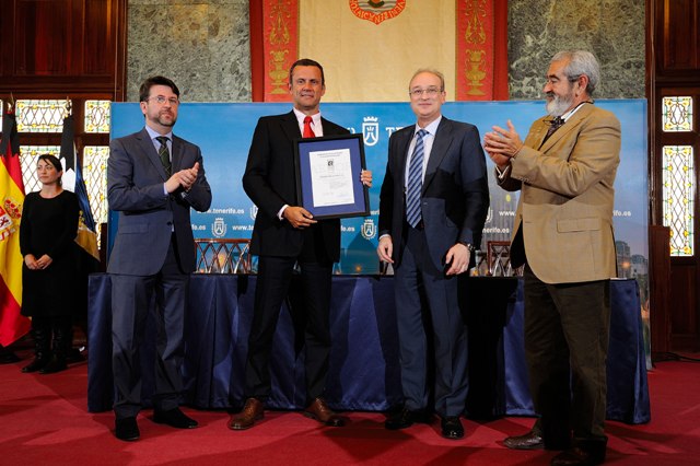 El tranvía de Tenerife renueva la certificación AENOR de Accesibilidad Universal