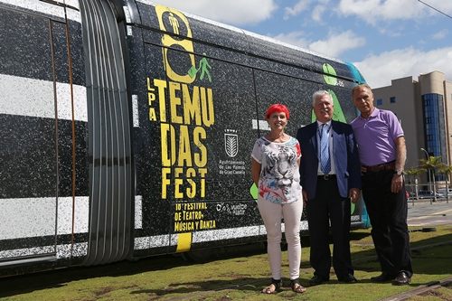 Autoridades del Festival Temudas presentan la rotulación del tranvía