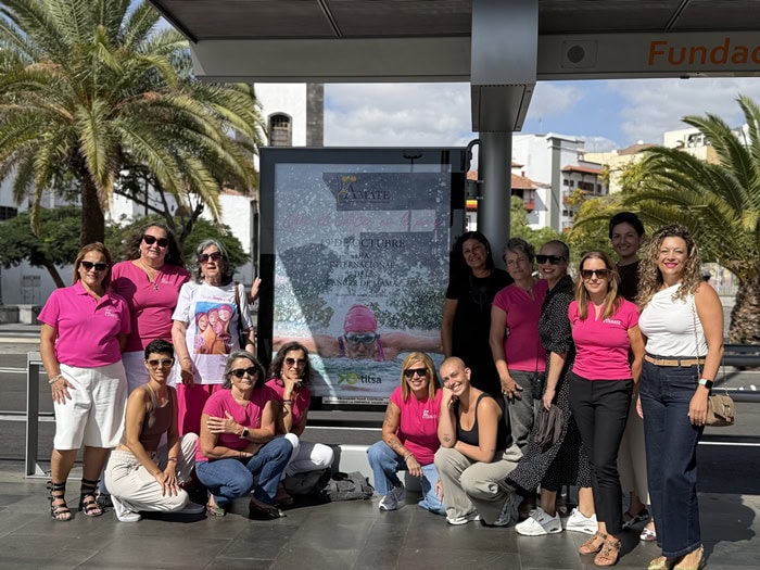 Autoridades de Metrotenerife, Ámate y Publiservic en la parada Fundación.
